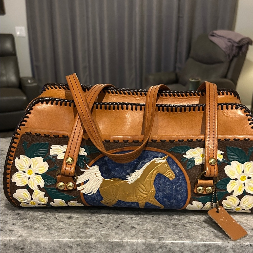 Leather equestrian bag in perfect condition